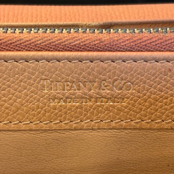 Tiffany & Co. Pink “Return to Tiffany” Leather Wallet EUC - Picture 9 of 10